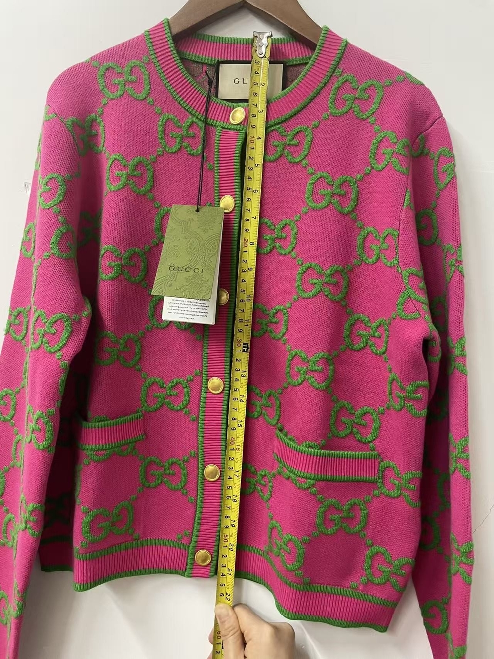 Gucci Pink and Green GG Crew Neck Cardigan Sweater - Picture 10 of 14